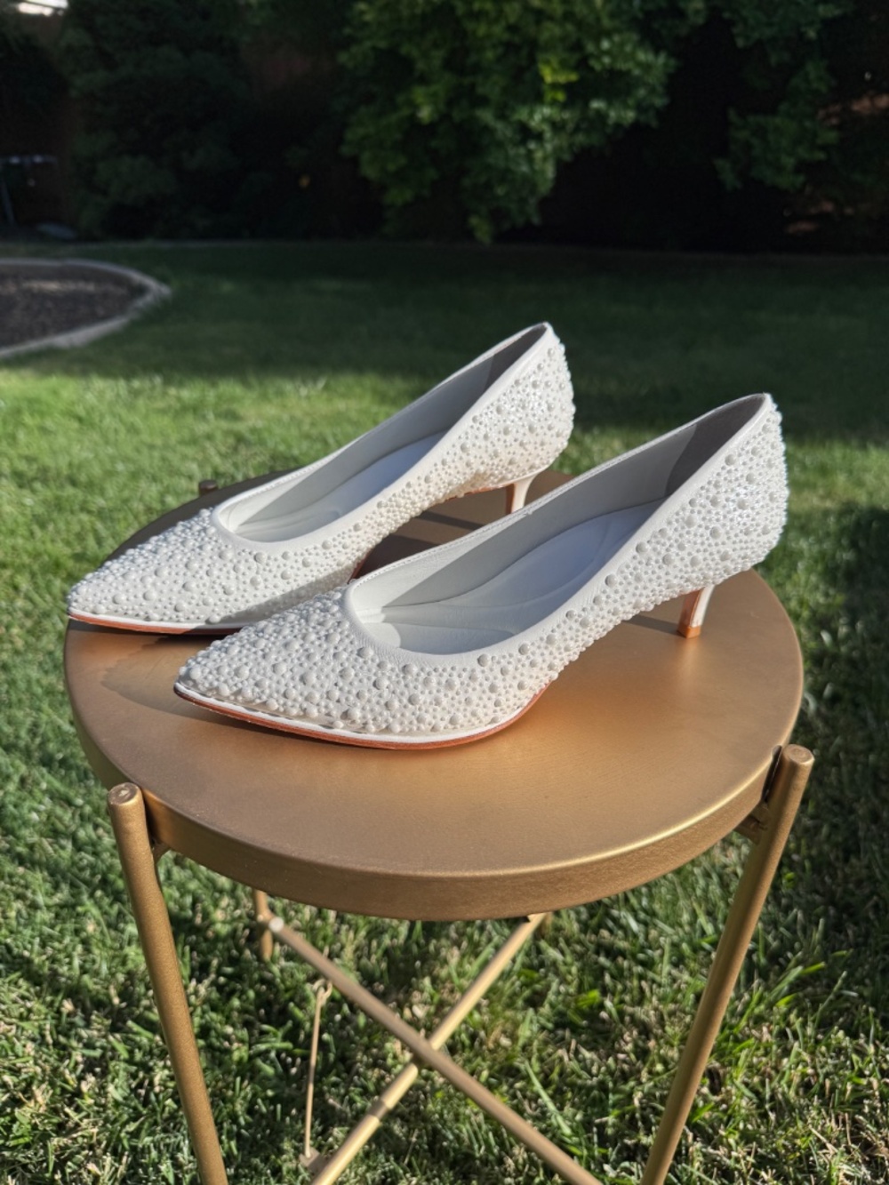 Size 8 Antonio Melani Pearl Embellished Kitten Heel Pumps - Picture 3 of 11